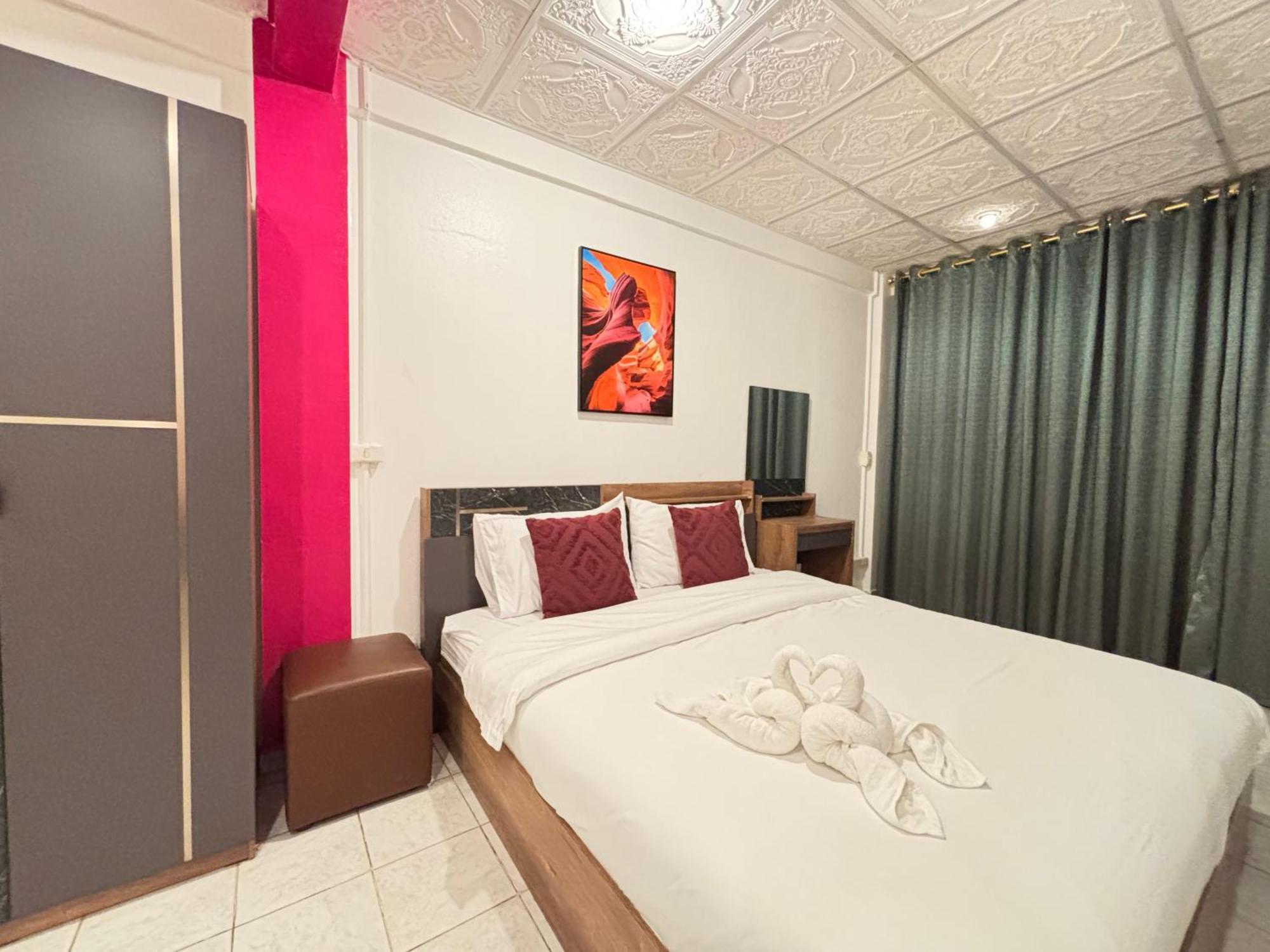 Charm Hotel 3*